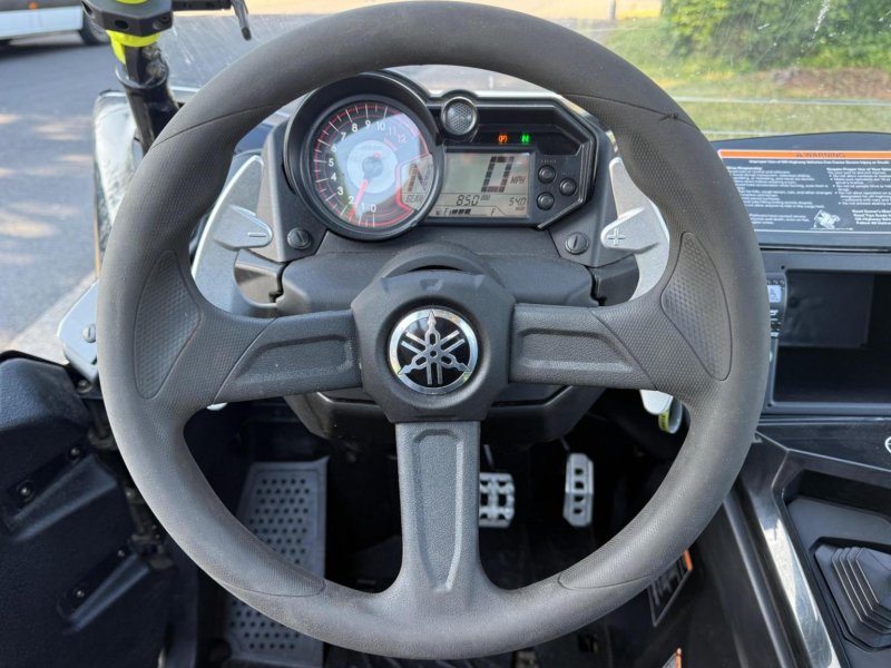 YAMAHA 